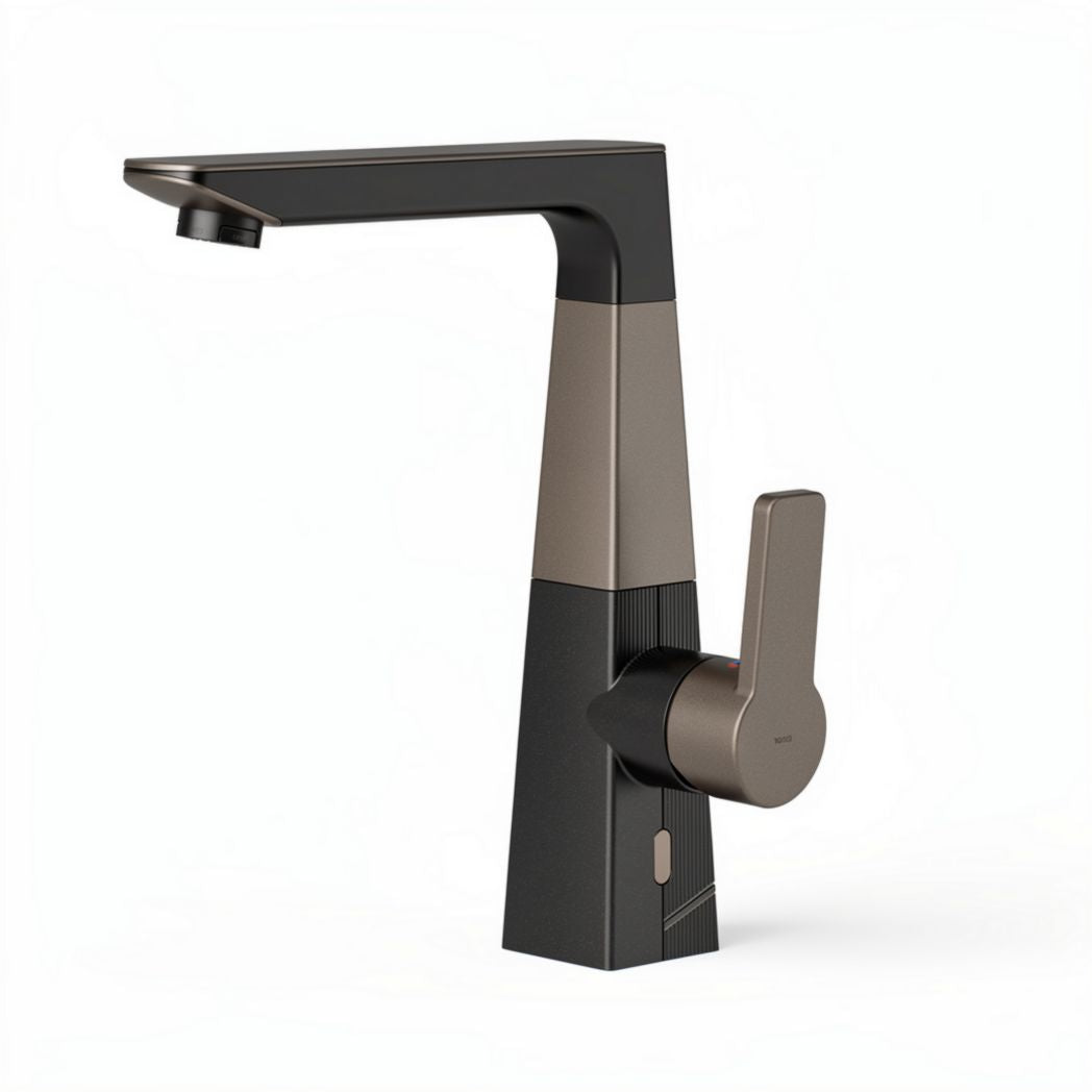Contemporary kitchen faucet in matte black and bronze finish 20 x 10 x 30cm